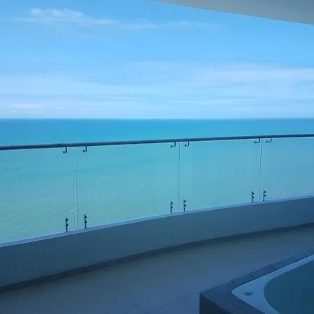 Departamento Frente Al Mar Grand Diamond Apartment Tonsupa Exterior photo
