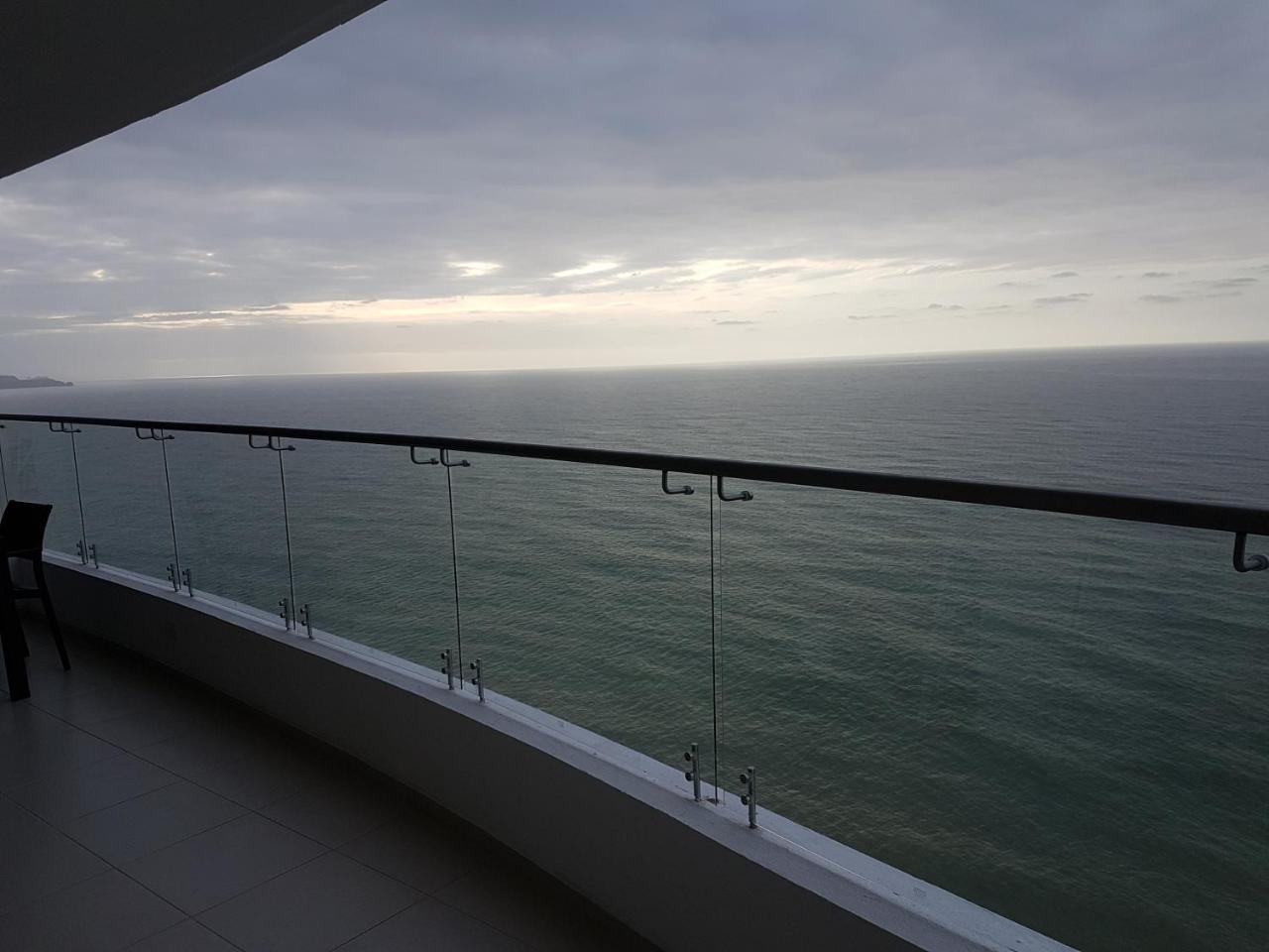 Departamento Frente Al Mar Grand Diamond * Tonsupa